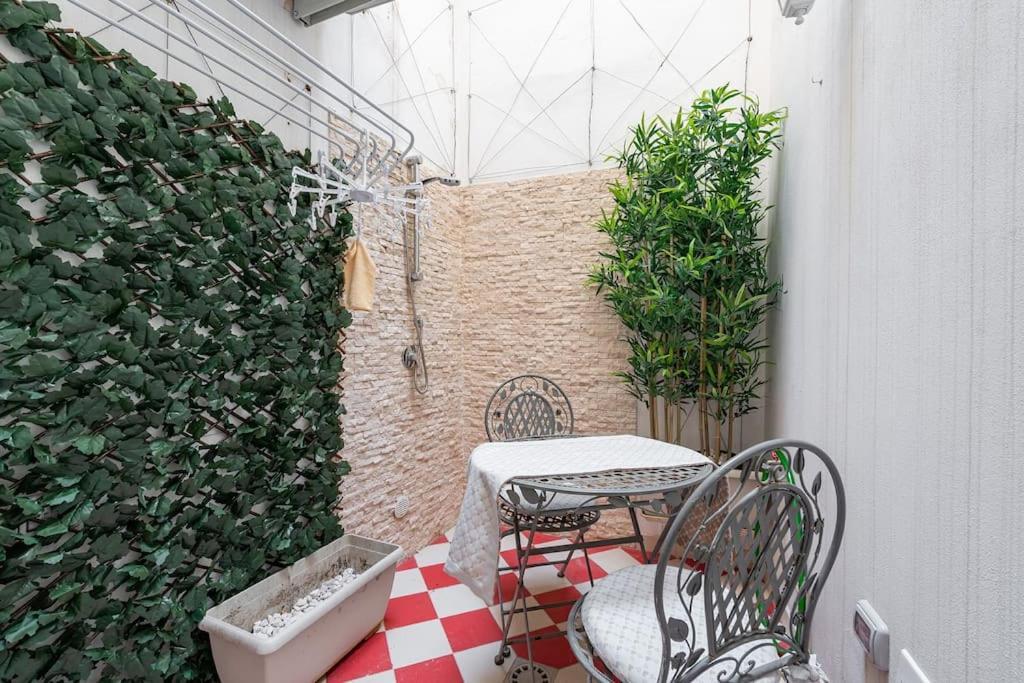 Charming House Con Doccia Sensoriale E Cortile Interno - Centro Storico Apartman Cagliari Kültér fotó